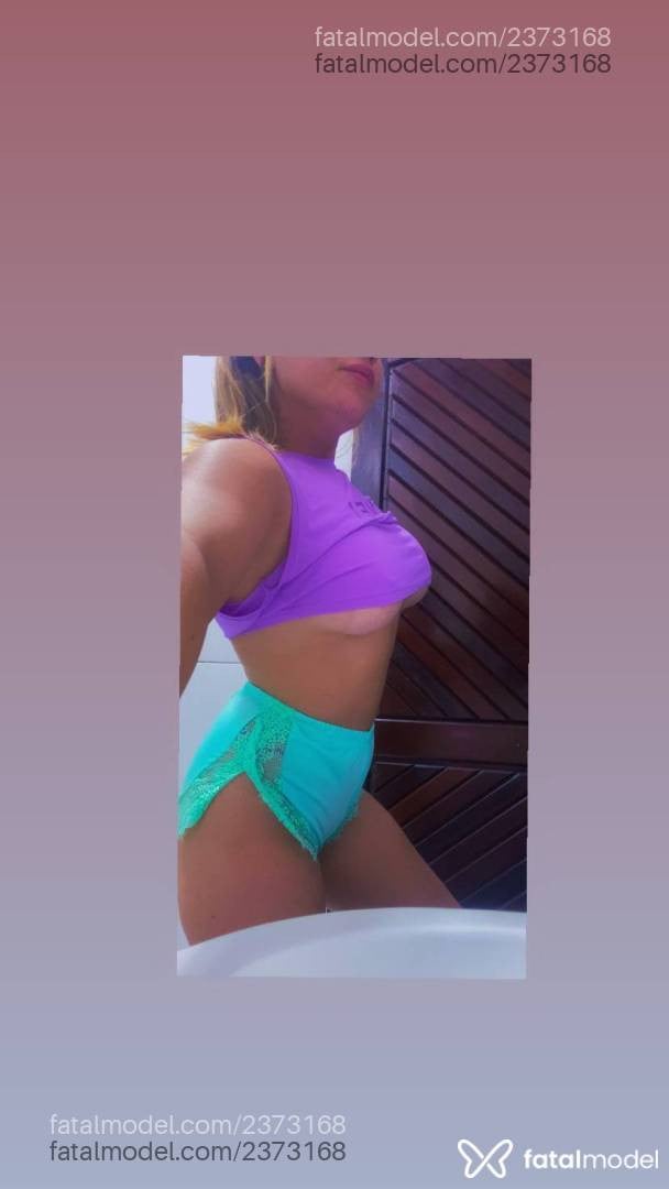 Acompanhante mulher loira (o) de olhos castanhos - Bianca