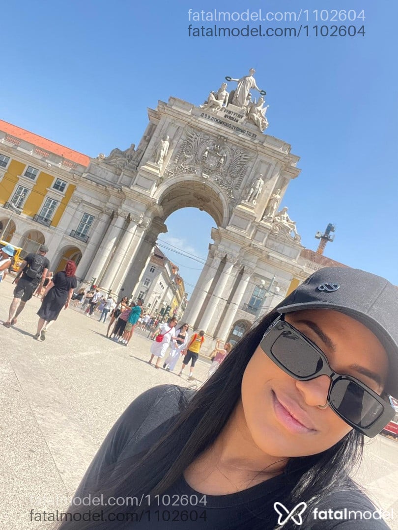 Acompanhante mulher morena (o) de olhos castanhos em São Miguel do Oeste - Mel