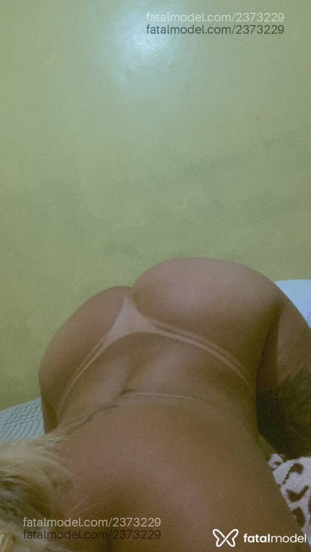 Acompanhante mulher com cabelo castanho de olhos mel - Isabelly
