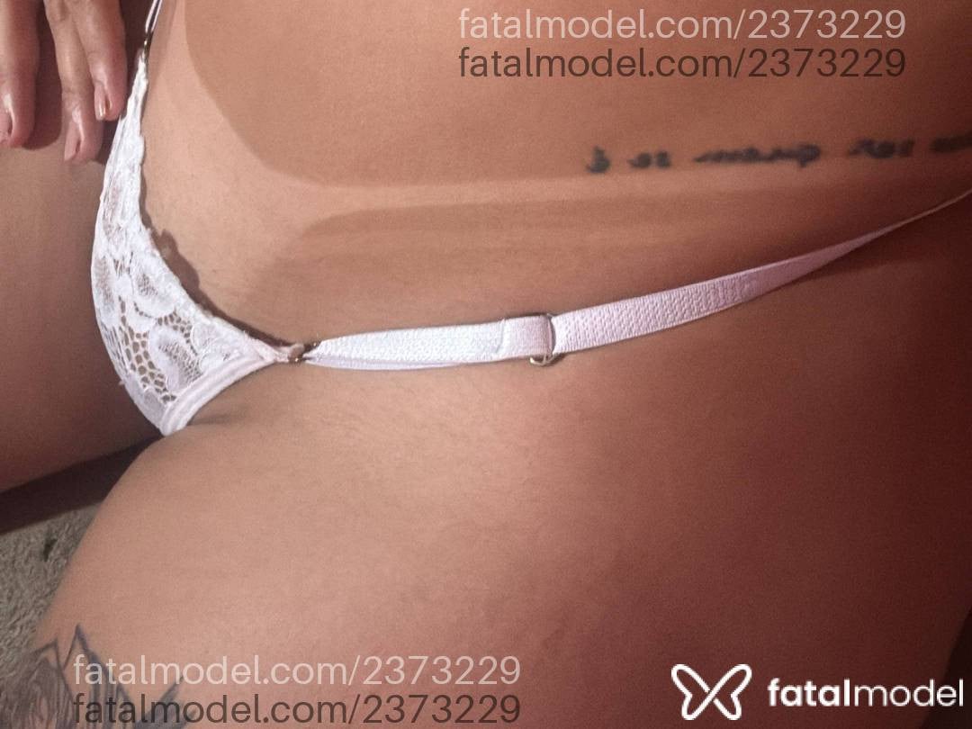 Acompanhante mulher com cabelo castanho de olhos mel - Isabelly