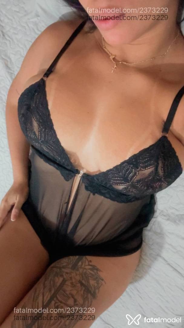 Acompanhante mulher com cabelo castanho de olhos mel - Isabelly