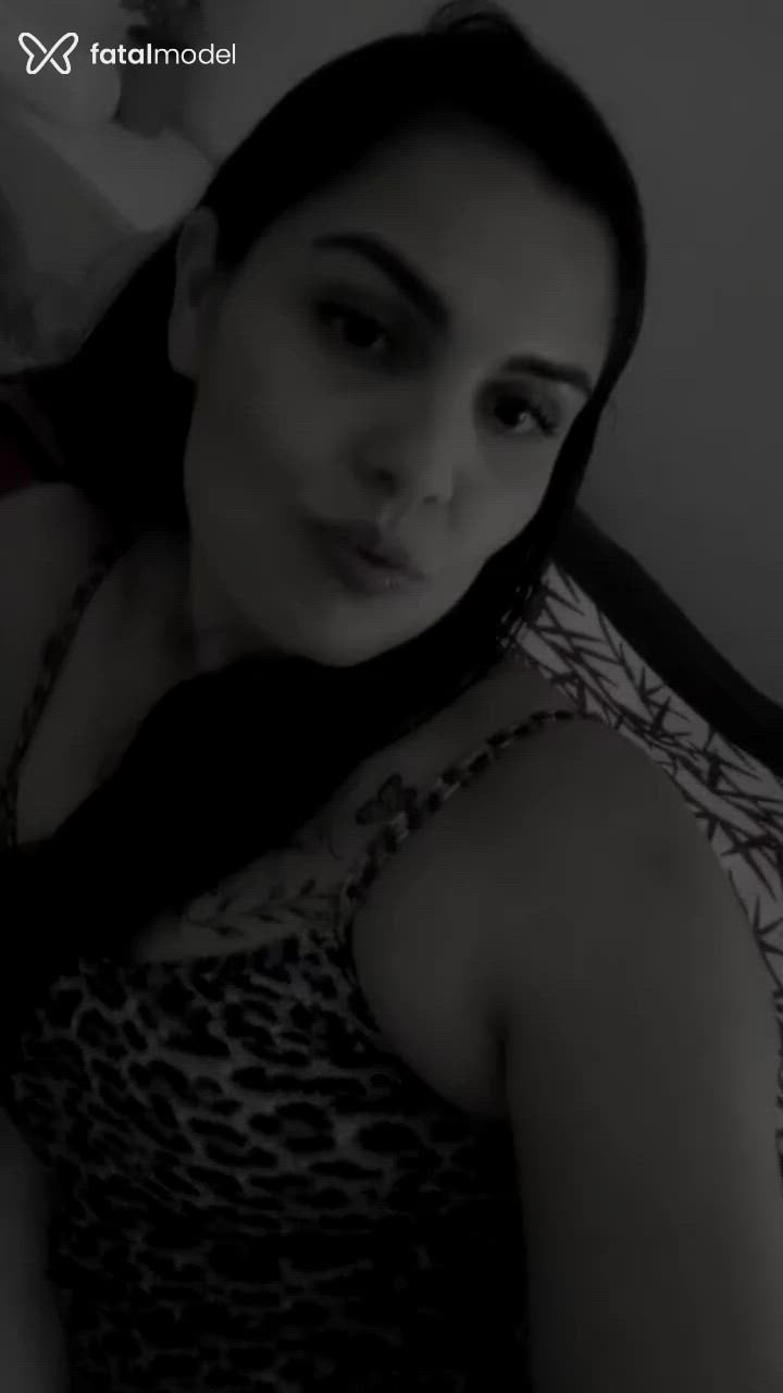 Acompanhante mulher com cabelo castanho de olhos castanhos - Gabi