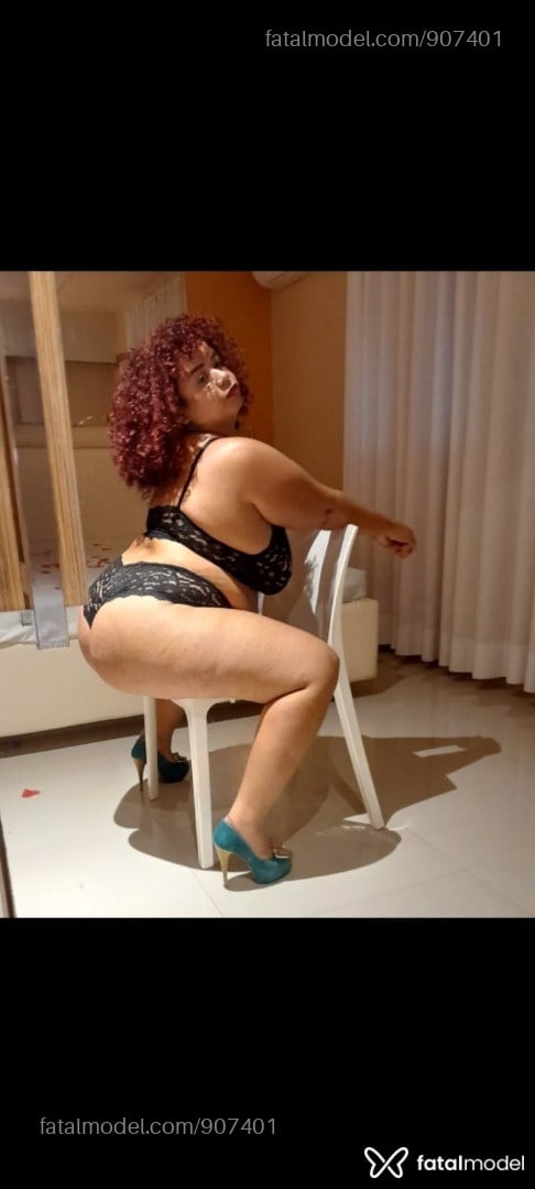 Acompanhante mulher com cabelo castanho de olhos castanhos - Lorena