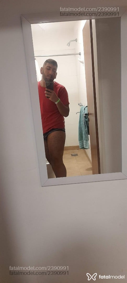Acompanhante homem morena (o) de olhos pretos - Rafael