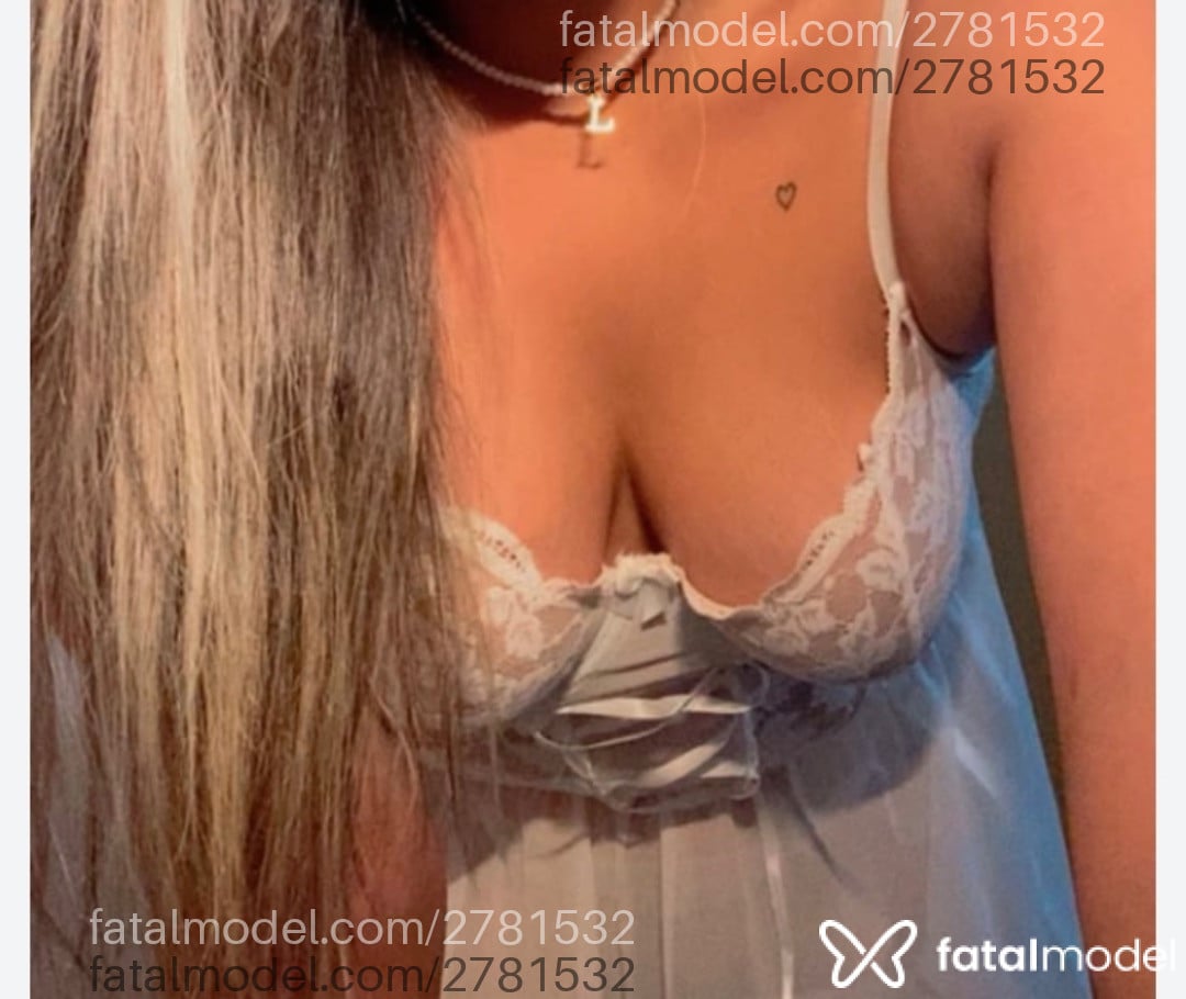Acompanhante mulher loira (o) de olhos castanhos - Laura Acompanhante mulher loira (o) de olhos castanhos - Laura