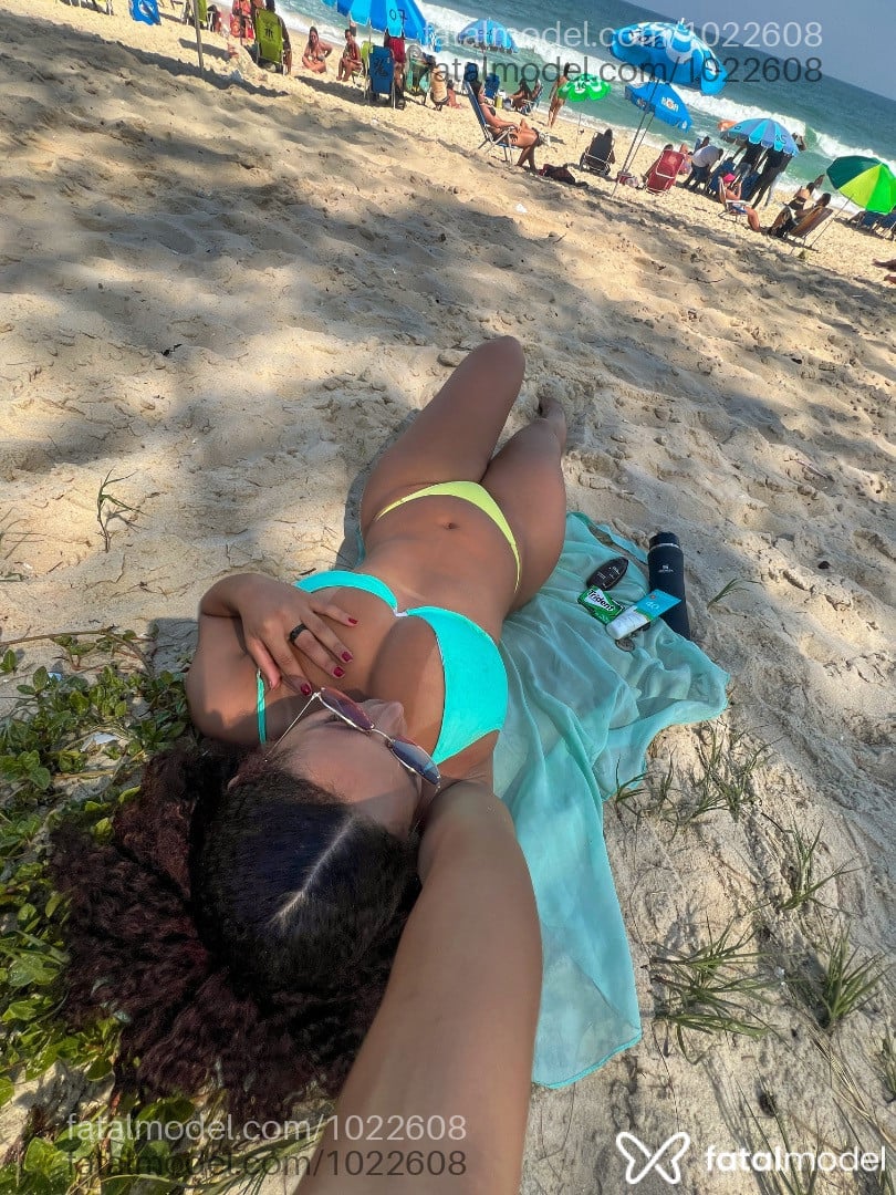 Acompanhante mulher com cabelo castanho de olhos pretos em Tubarão - Letícia