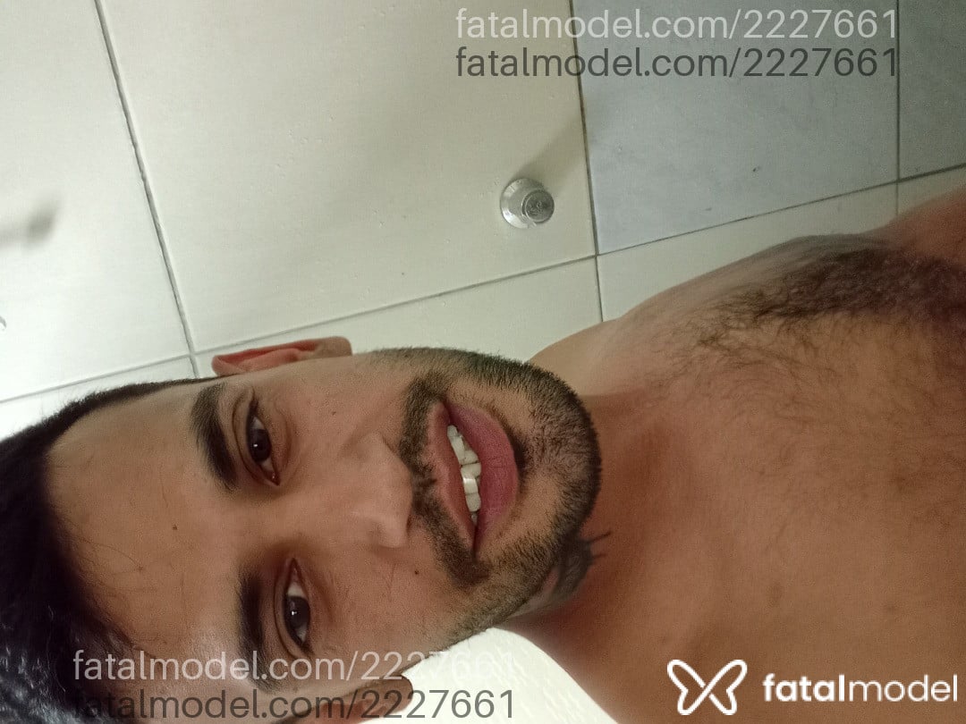 Acompanhante homem com cabelo castanho de olhos castanhos em Santa Cruz do Sul Acompanhante homem com cabelo castanho de olhos castanhos em Santa Cruz do Sul - Fernando