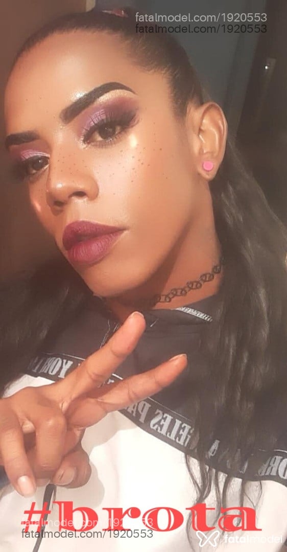 Acompanhante mulher trans morena (o) de olhos castanhos em Barretos Acompanhante mulher trans morena (o) de olhos castanhos em Barretos - Jenifer Rios