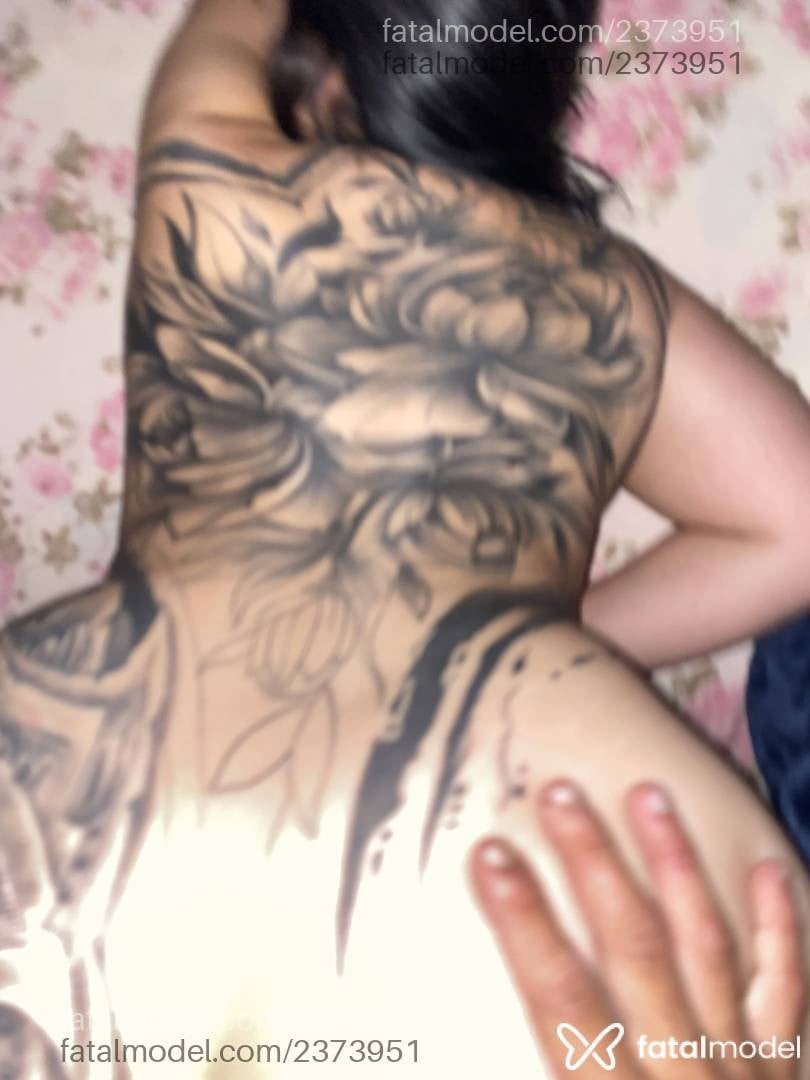 Acompanhante mulher morena (o) de olhos castanhos - Melissa