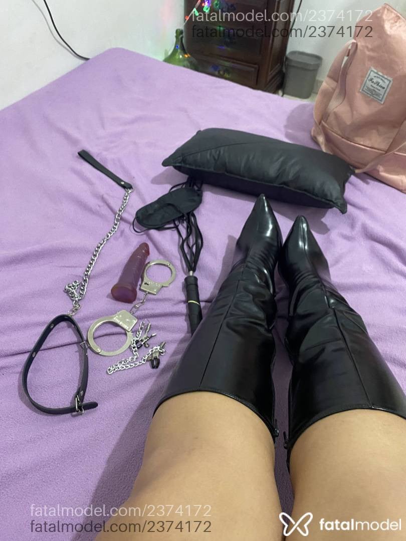 Acompanhante mulher com cabelo castanho de olhos mel em São José Acompanhante mulher com cabelo castanho de olhos mel em São José - Dominadorassexy