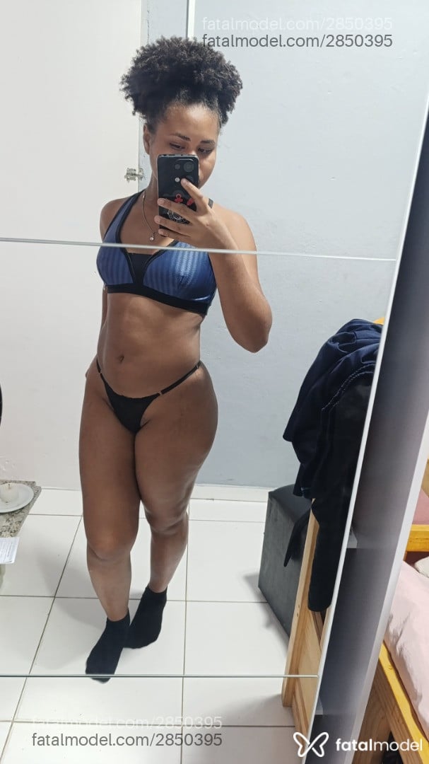 Acompanhante mulher morena (o) de olhos castanhos em Virtual Acompanhante mulher morena (o) de olhos castanhos em Virtual - Viviane Silva