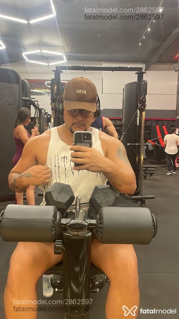 Acompanhante homem com cabelo castanho de olhos castanhos em Campinas Acompanhante homem com cabelo castanho de olhos castanhos em Campinas - Petterson Alves