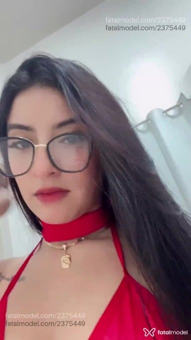 Acompanhante mulher com cabelo castanho de olhos pretos em Chapecó - Maya Lima
