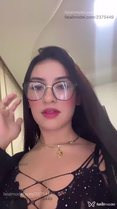 Acompanhante mulher com cabelo castanho de olhos pretos em Chapecó - Maya Lima