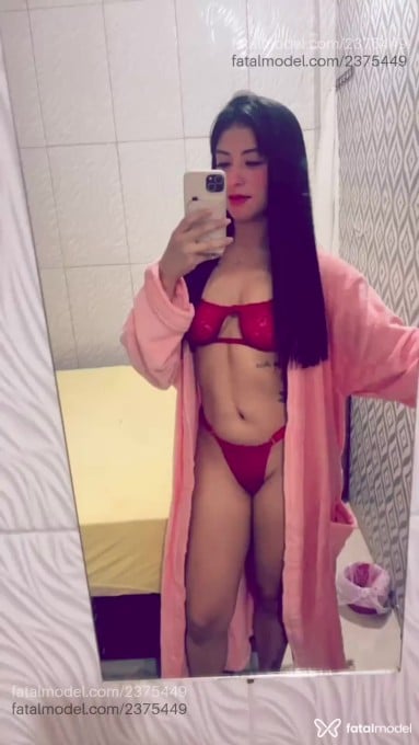 Acompanhante mulher com cabelo castanho de olhos pretos em Chapecó - Maya Lima