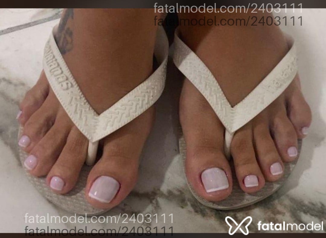Acompanhante mulher morena (o) de olhos castanhos - Cristinaskaren Acompanhante mulher morena (o) de olhos castanhos - Cristinaskaren