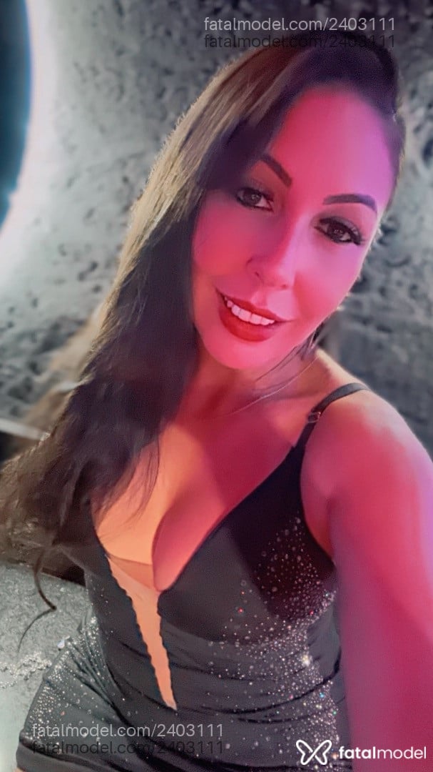 Acompanhante mulher morena (o) de olhos castanhos - Cristinaskaren Acompanhante mulher morena (o) de olhos castanhos - Cristinaskaren