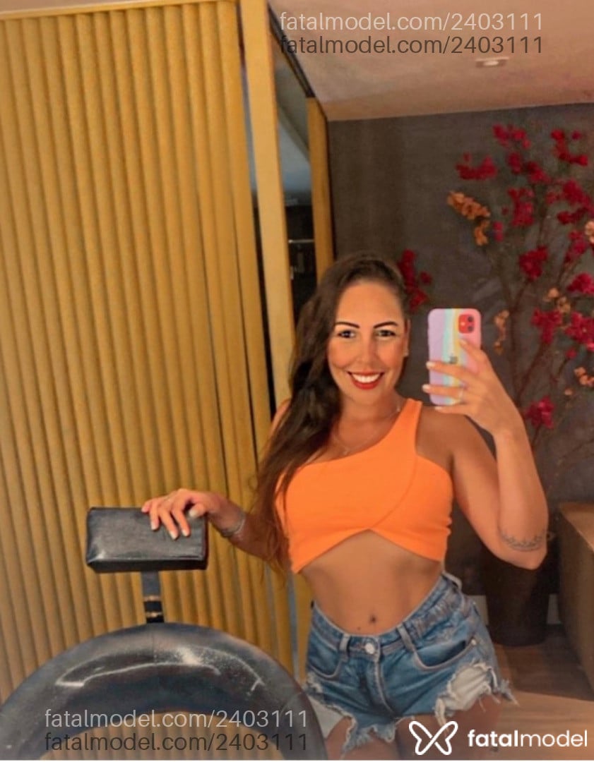 Acompanhante mulher morena (o) de olhos castanhos - Cristinaskaren Acompanhante mulher morena (o) de olhos castanhos - Cristinaskaren