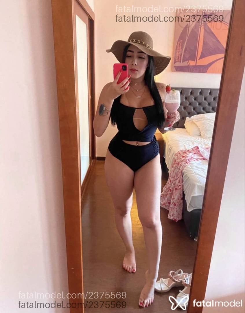 Acompanhante mulher morena (o) de olhos mel - Maya Lins