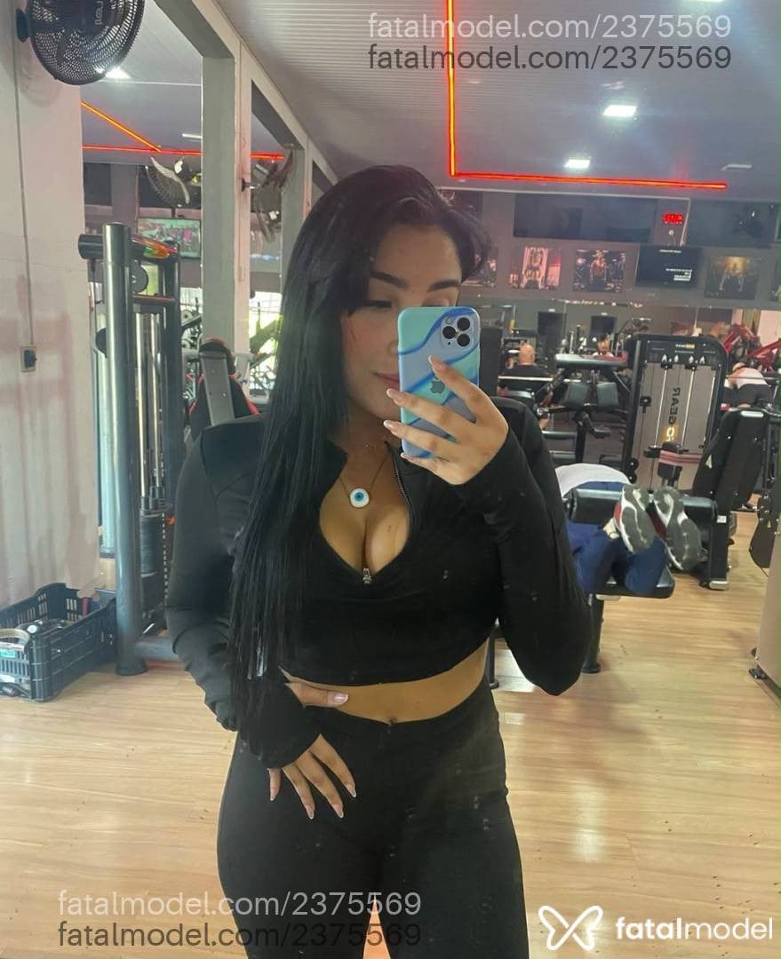 Acompanhante mulher morena (o) de olhos mel - Maya Lins