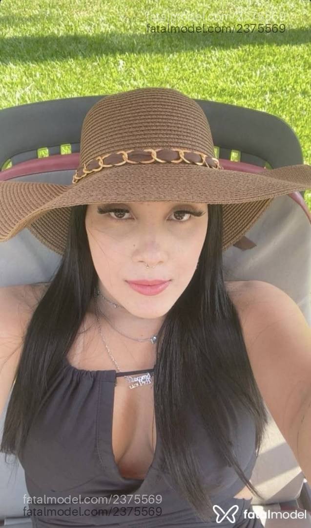 Acompanhante mulher morena (o) de olhos mel - Maya Lins