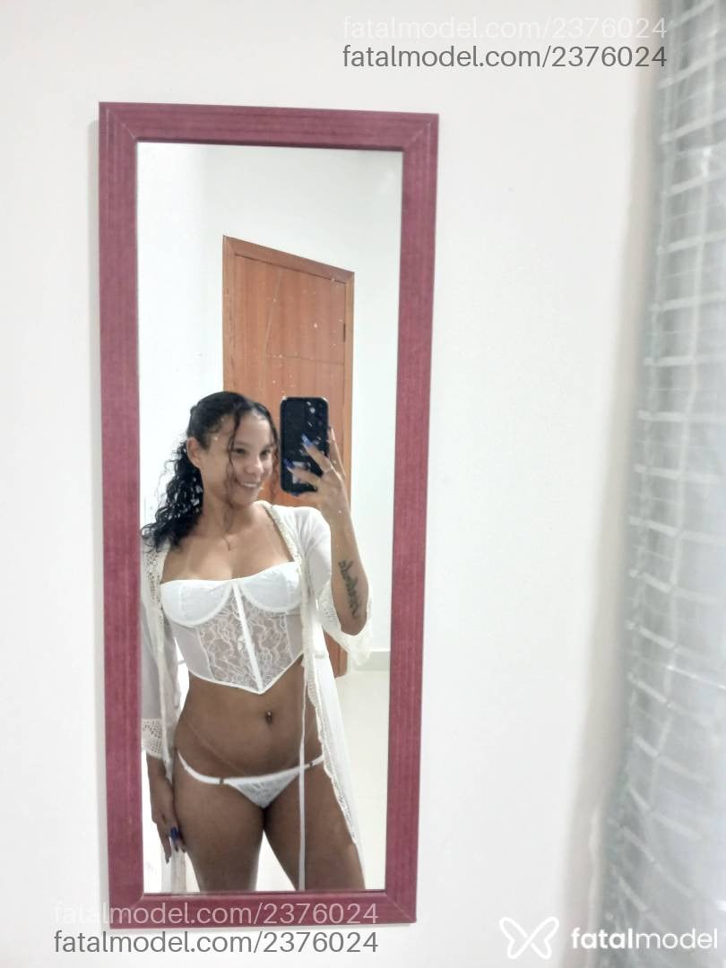 Acompanhante mulher morena (o) de olhos castanhos - Mavi Preta