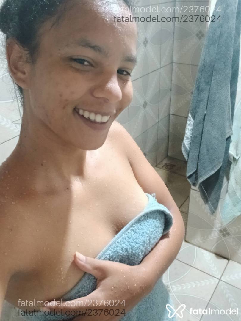 Acompanhante mulher morena (o) de olhos castanhos - Mavi Preta