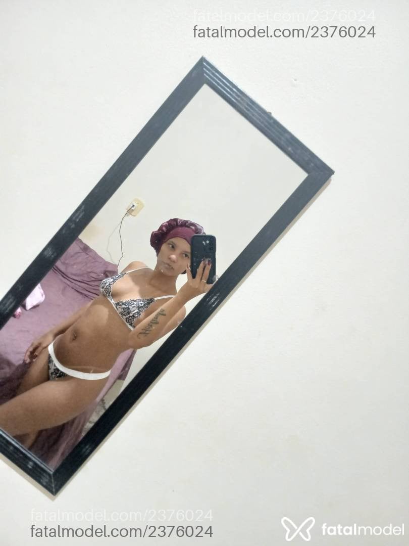 Acompanhante mulher morena (o) de olhos castanhos - Mavi Preta