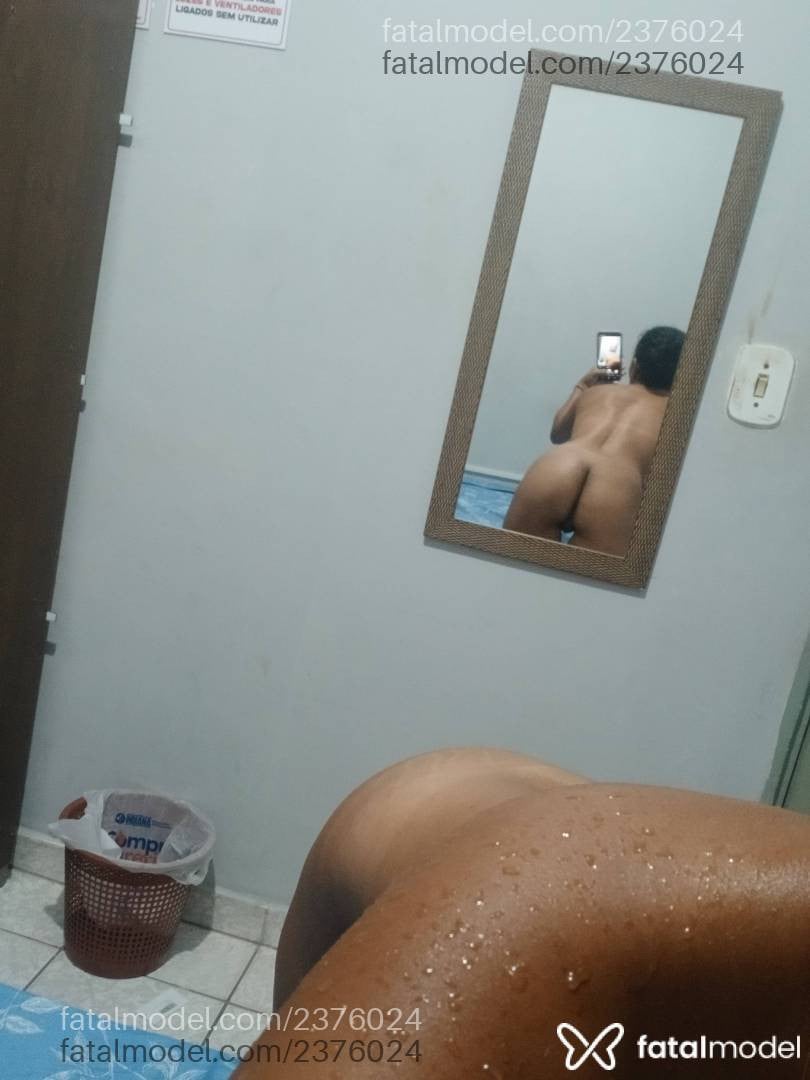 Acompanhante mulher morena (o) de olhos castanhos - Mavi Preta