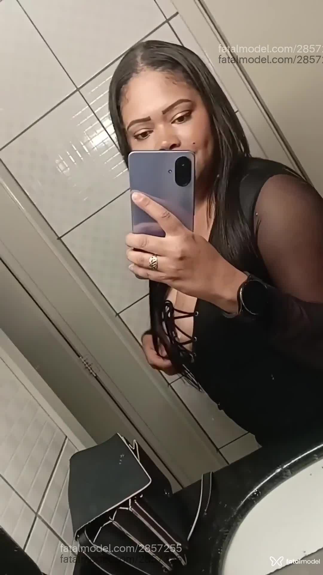 Acompanhante mulher com cabelo castanho de olhos castanhos em São Marcos Acompanhante mulher com cabelo castanho de olhos castanhos em São Marcos - Priscila Silva
