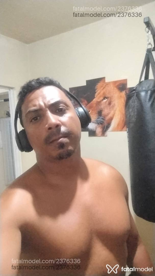 Acompanhante homem com cabelo castanho de olhos pretos em Rio de Janeiro - Clovis Botelho