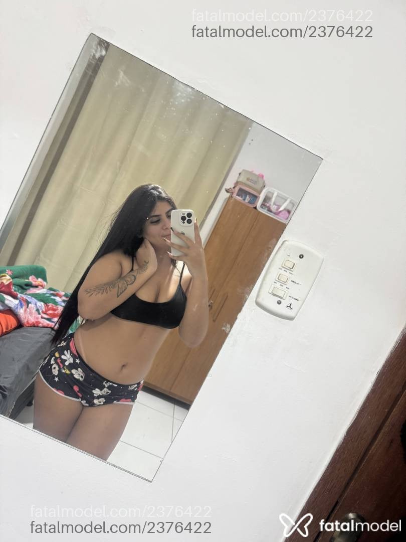 Acompanhante mulher morena (o) de olhos castanhos - Karen Silva Acompanhante mulher morena (o) de olhos castanhos - Karen Silva