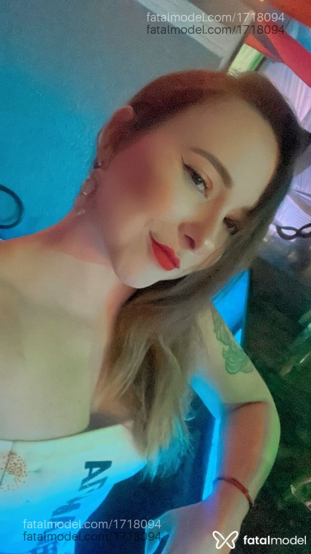 Acompanhante mulher com cabelo castanho de olhos castanhos - Sara Víctoria Acompanhante mulher com cabelo castanho de olhos castanhos - Sara Víctoria