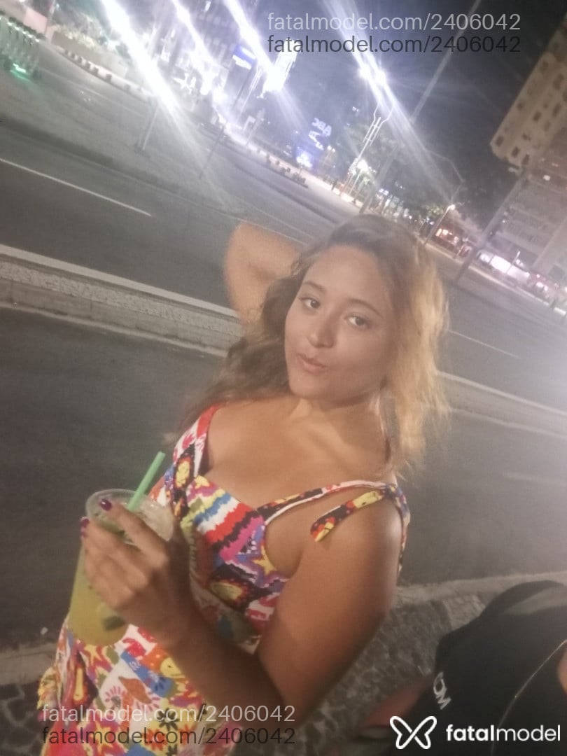 Acompanhante mulher loira (o) de olhos castanhos em Ubatuba - Ana Clara
