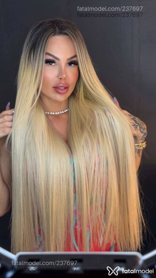 Acompanhante mulher trans loira (o) de olhos castanhos - Jéssykynha Kalffma