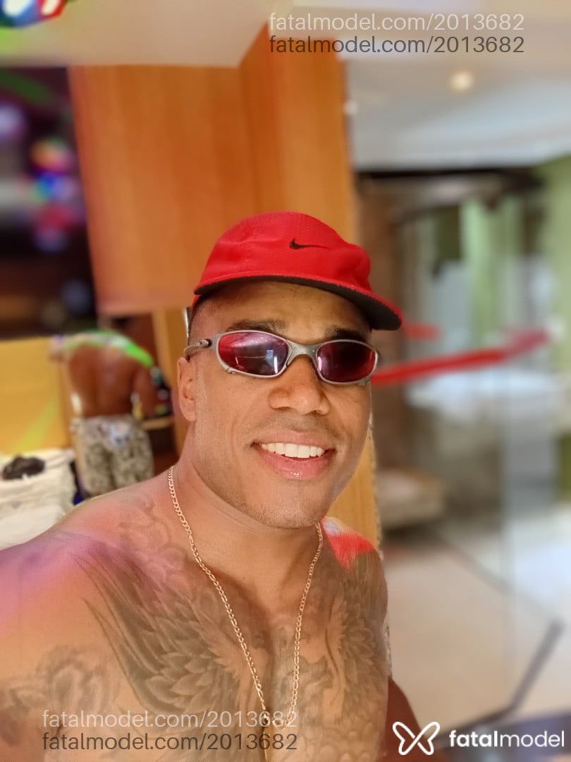Acompanhante homem morena (o) de olhos castanhos em São Paulo Acompanhante homem morena (o) de olhos castanhos em São Paulo - David