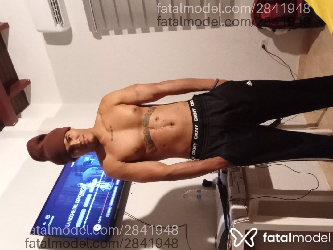Acompanhante homem morena (o) de olhos castanhos - Wiso