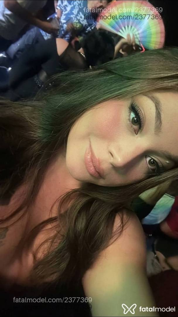 Acompanhante mulher trans loira (o) de olhos castanhos - Bruna