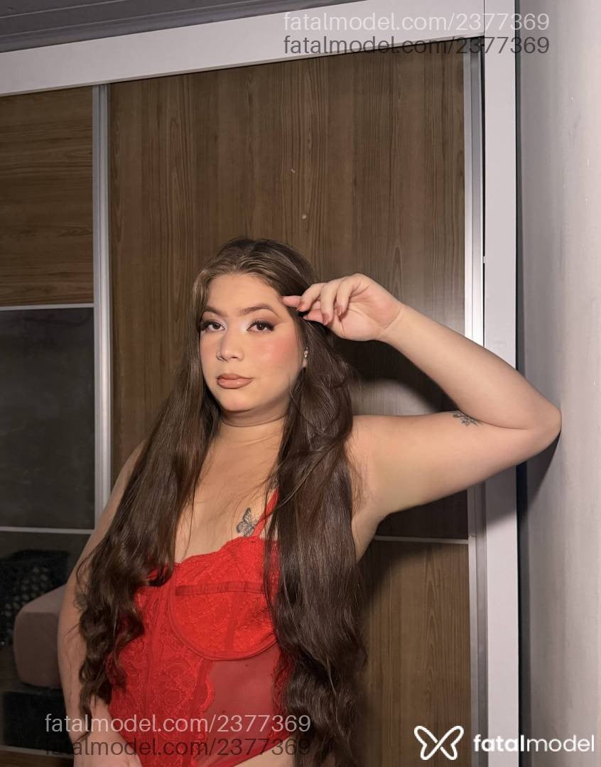 Acompanhante mulher trans loira (o) de olhos castanhos - Bruna