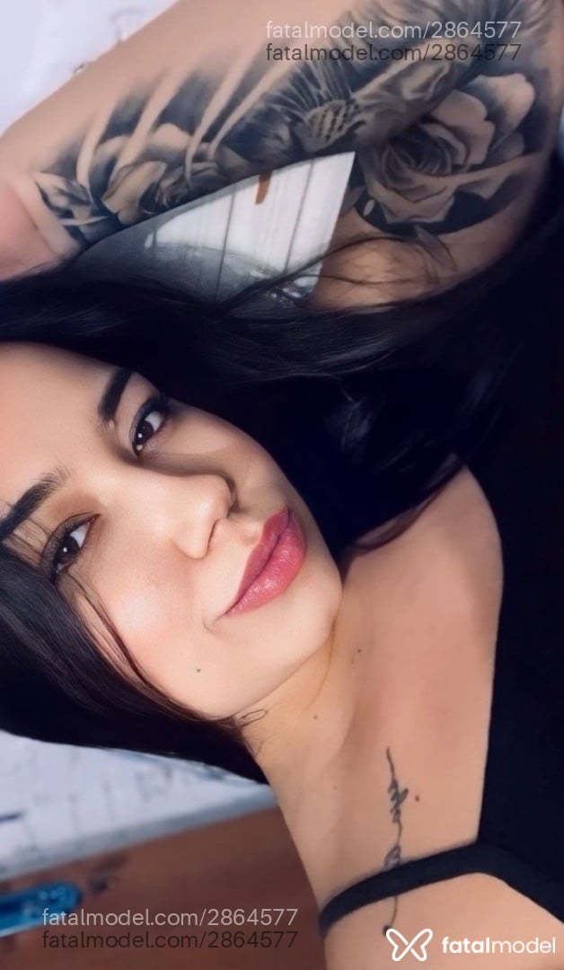 Acompanhante mulher com cabelo castanho de olhos verdes em Ribeirão Preto Acompanhante mulher com cabelo castanho de olhos verdes em Ribeirão Preto - Letícia