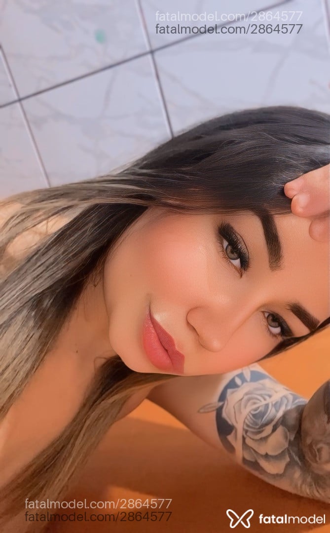 Acompanhante mulher com cabelo castanho de olhos verdes em Ribeirão Preto Acompanhante mulher com cabelo castanho de olhos verdes em Ribeirão Preto - Letícia