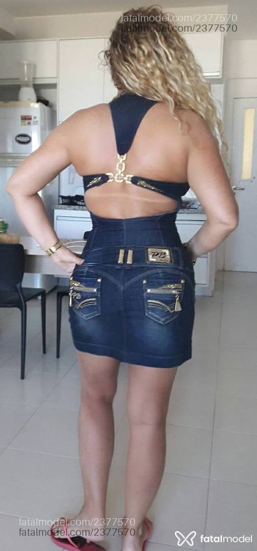 Acompanhante mulher loira (o) de olhos azuis - Vick Bals