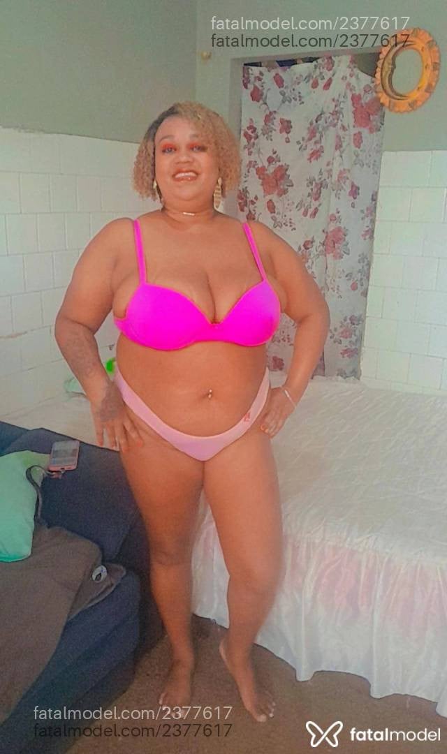 Acompanhante mulher loira (o) de olhos castanhos - Cleópatra