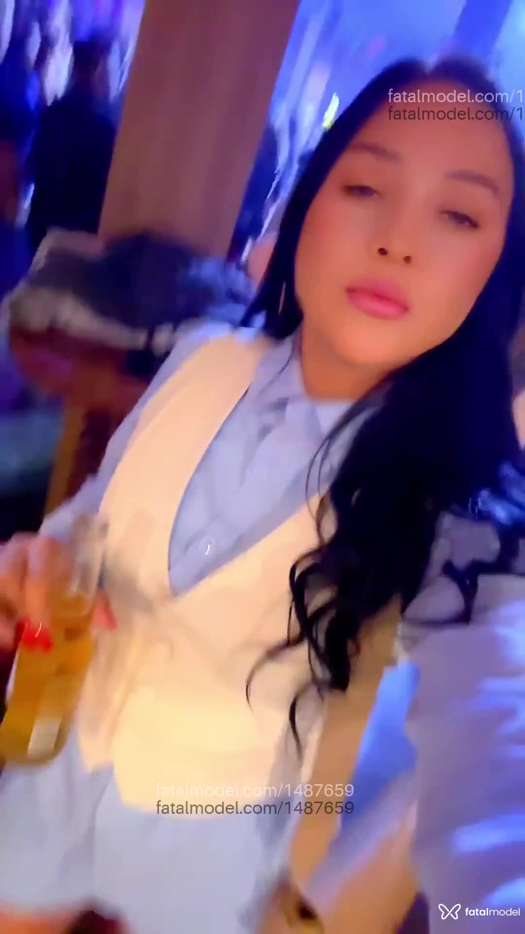 Acompanhante mulher com cabelo castanho de olhos castanhos - Gabriela Acompanhante mulher com cabelo castanho de olhos castanhos - Gabriela