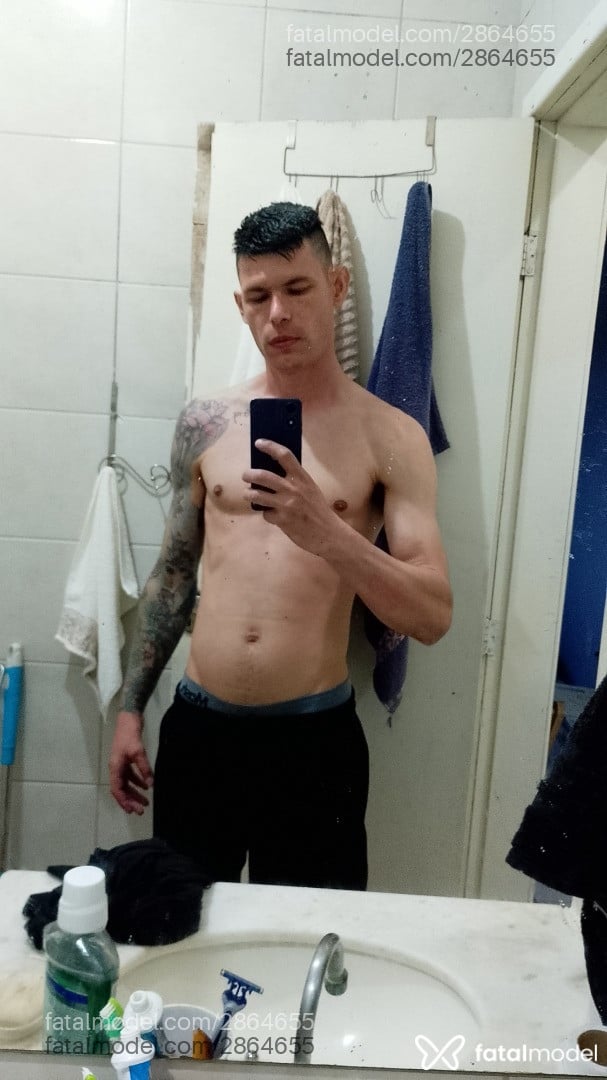 Acompanhante homem morena (o) de olhos castanhos em Palhoça - Ivan Martins