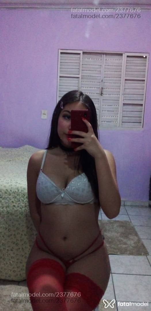 Acompanhante mulher com cabelo castanho de olhos castanhos - Bianca Mendes