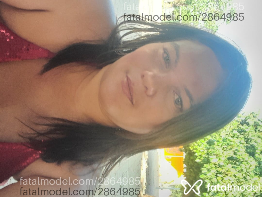 Acompanhante mulher com cabelo castanho de olhos verdes em Campo Novo do Parecis - Aninha