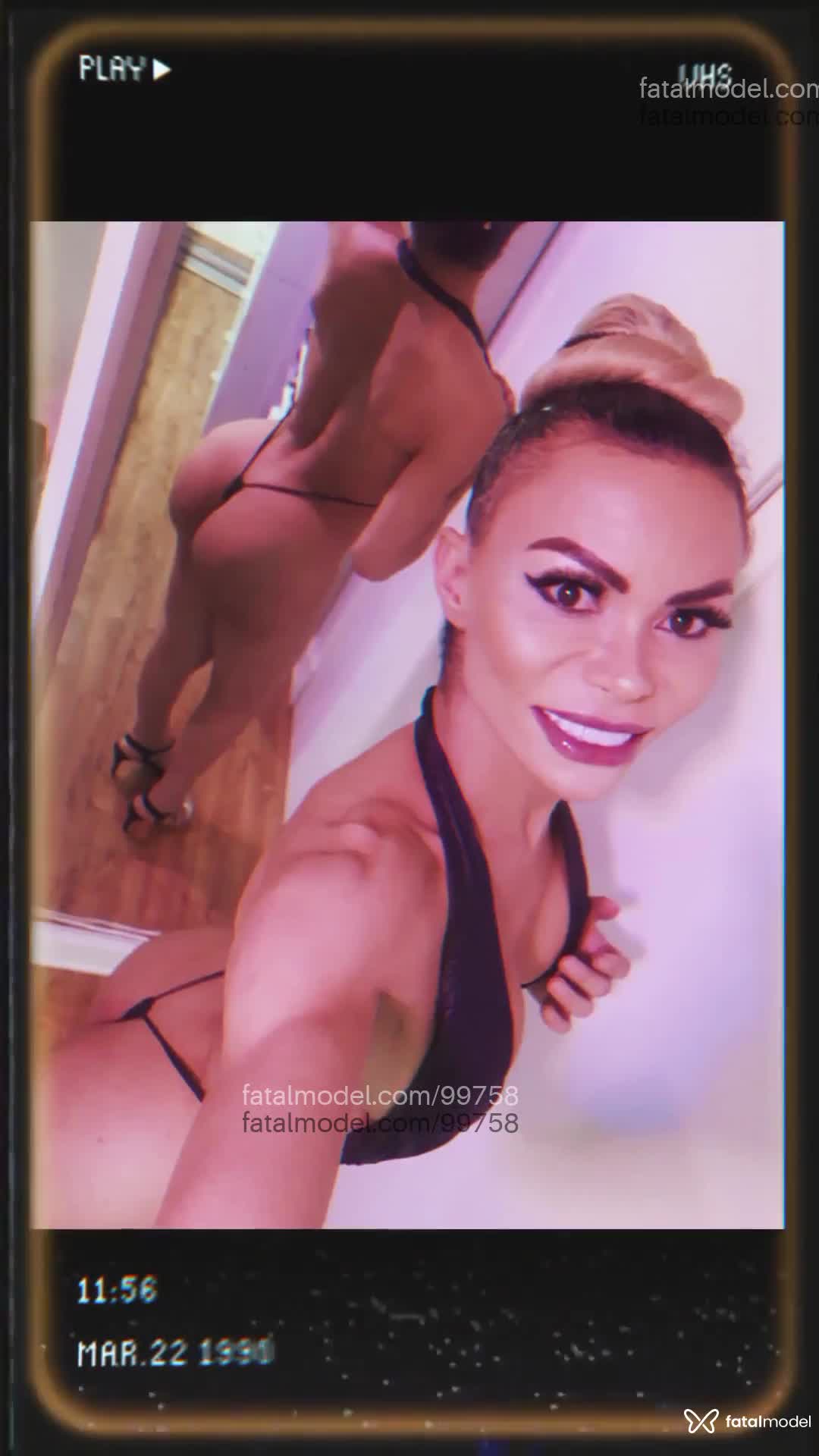 Acompanhante homem trans com cabelo colorido de olhos castanhos em Balneário Camboriú - Ketlly Massafera