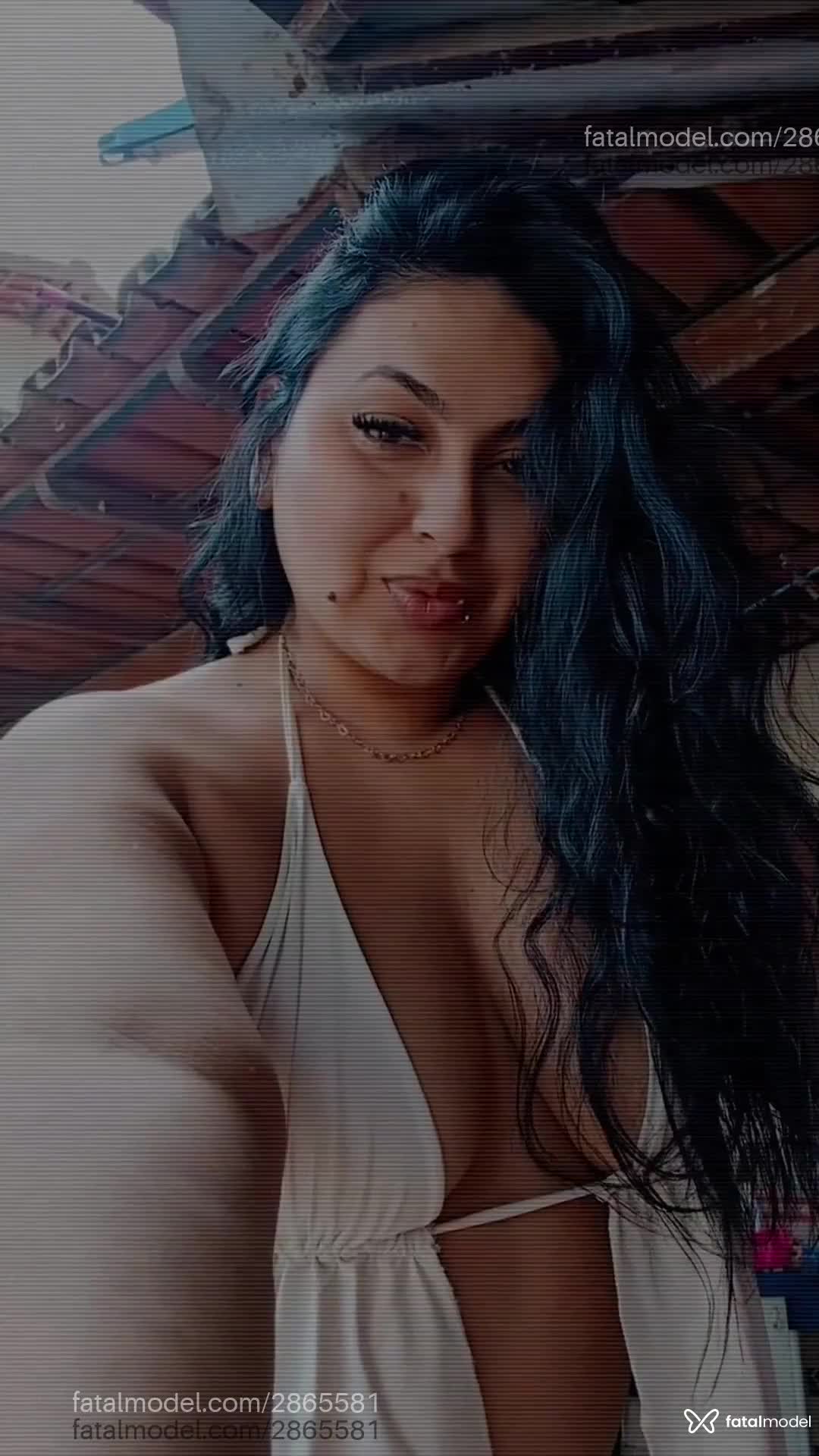 Acompanhante mulher morena (o) de olhos castanhos em Vitória - Pérola