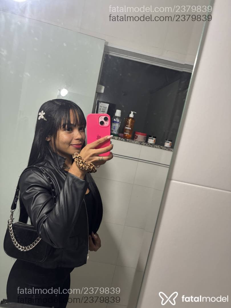 Acompanhante mulher morena (o) de olhos pretos em Bauru - Karoline